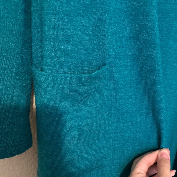 SOLD**** Lularoe Sarah duster cardigan - Picture 3 of 7